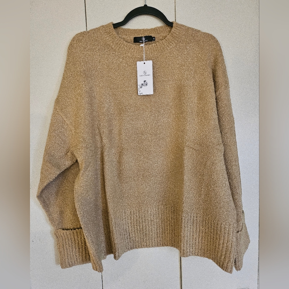 NWT Amazon Lilllusory stretchy top